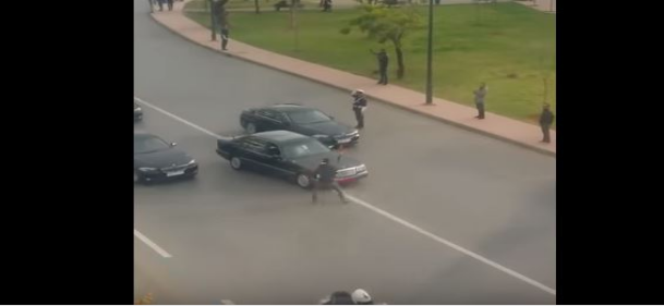 مهاجر اعترض موكب الملك